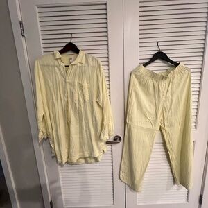 Stars above set pants and blouse